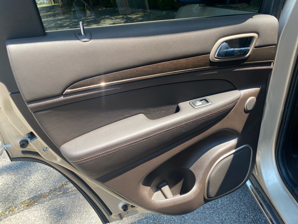 2014 Jeep Grand Cherokee Image 23