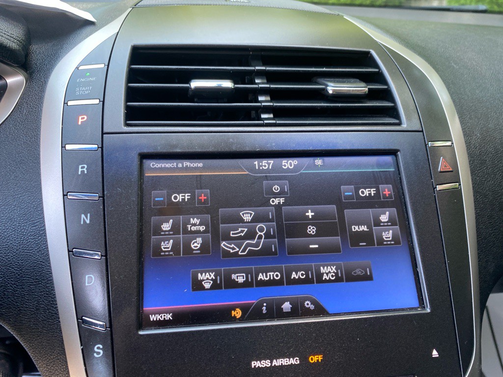 2015 Lincoln MKZ Image 17