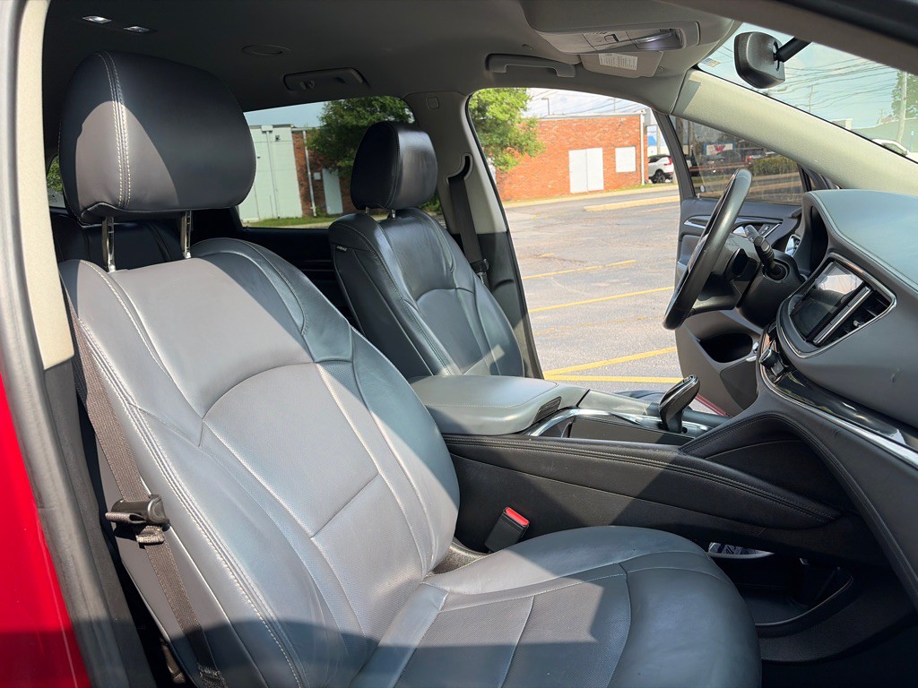 2018 Buick Enclave Image 28