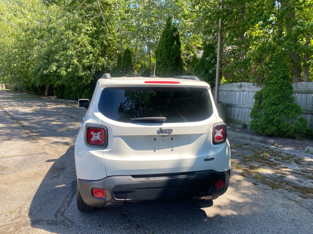 2016 Jeep Renegade Image 4