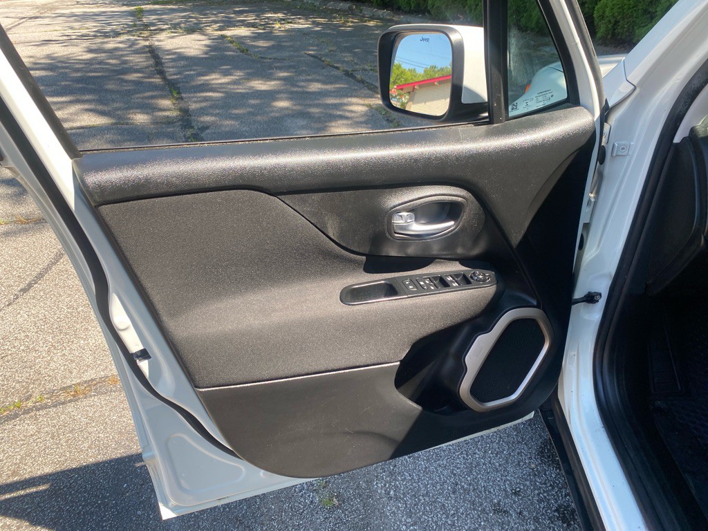 2016 Jeep Renegade Image 10