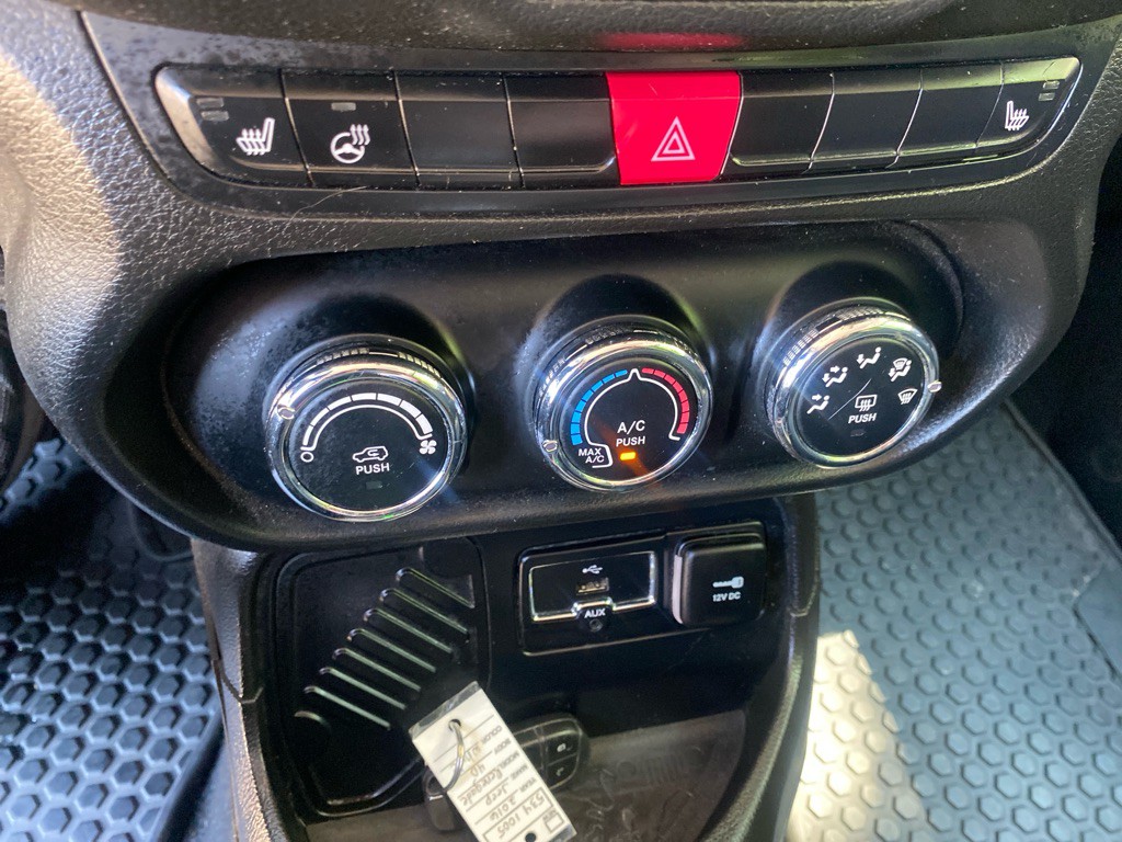 2016 Jeep Renegade Image 15