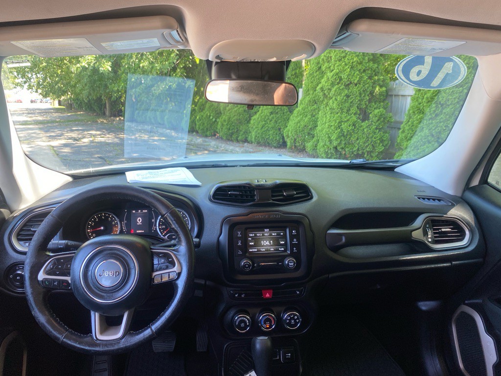 2016 Jeep Renegade Image 16