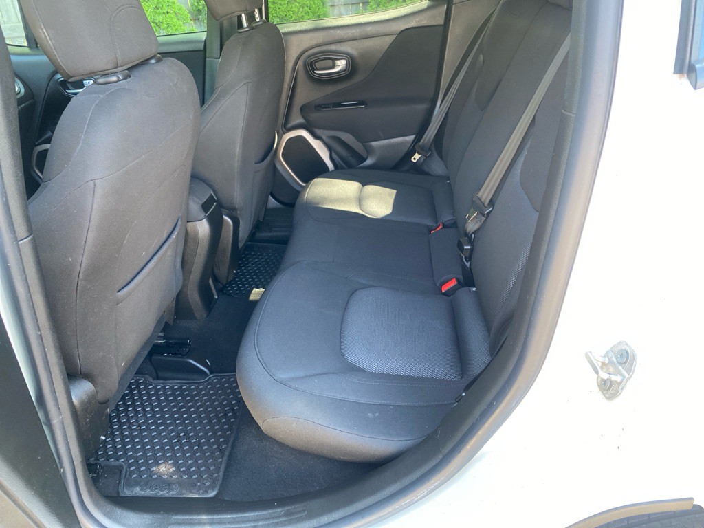 2016 Jeep Renegade Image 17