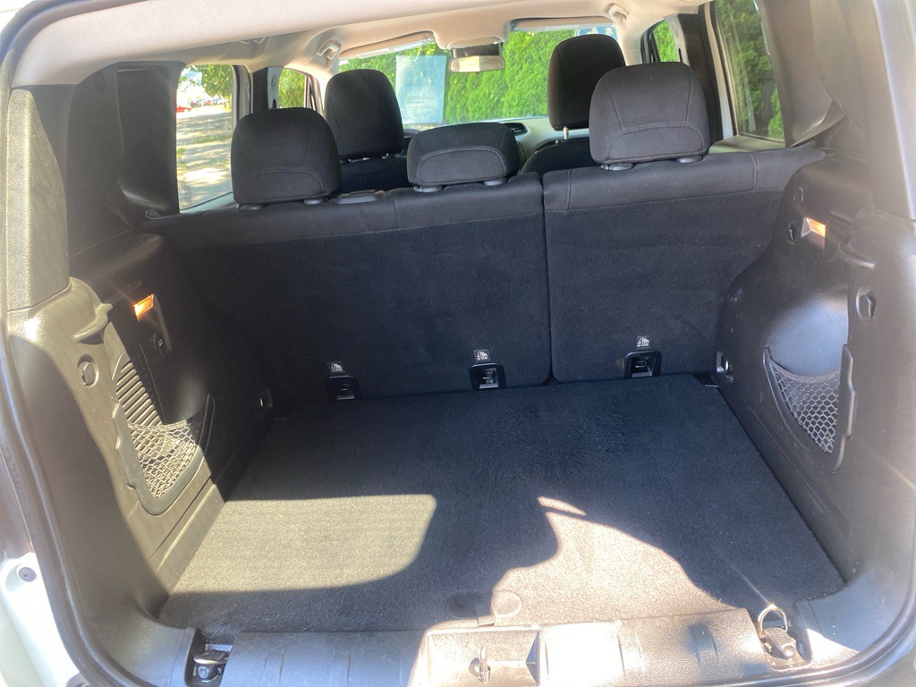 2016 Jeep Renegade Image 19