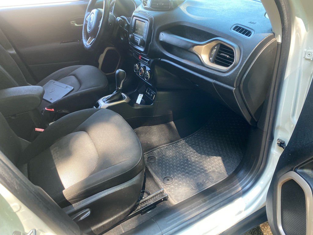 2016 Jeep Renegade Image 22