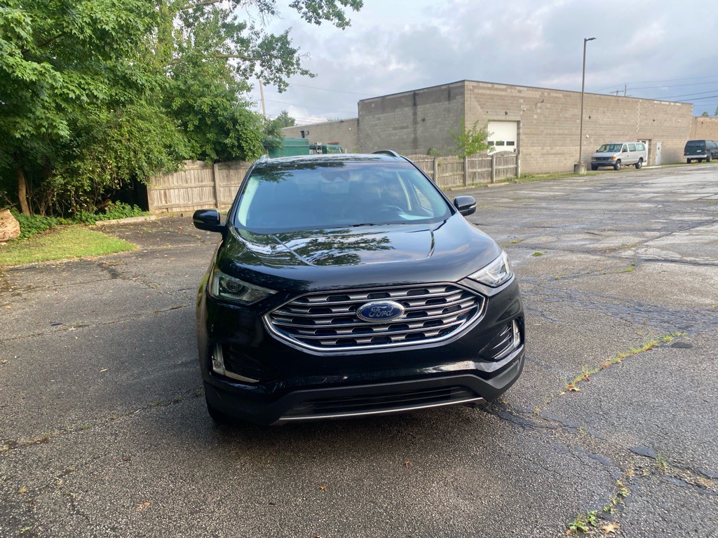 2019 Ford Edge Image 8