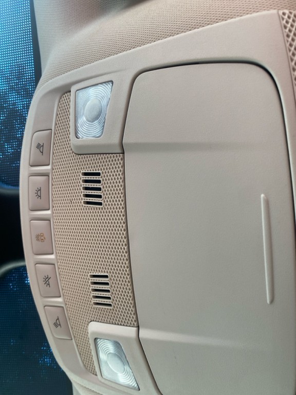 2019 Ford Edge Image 16