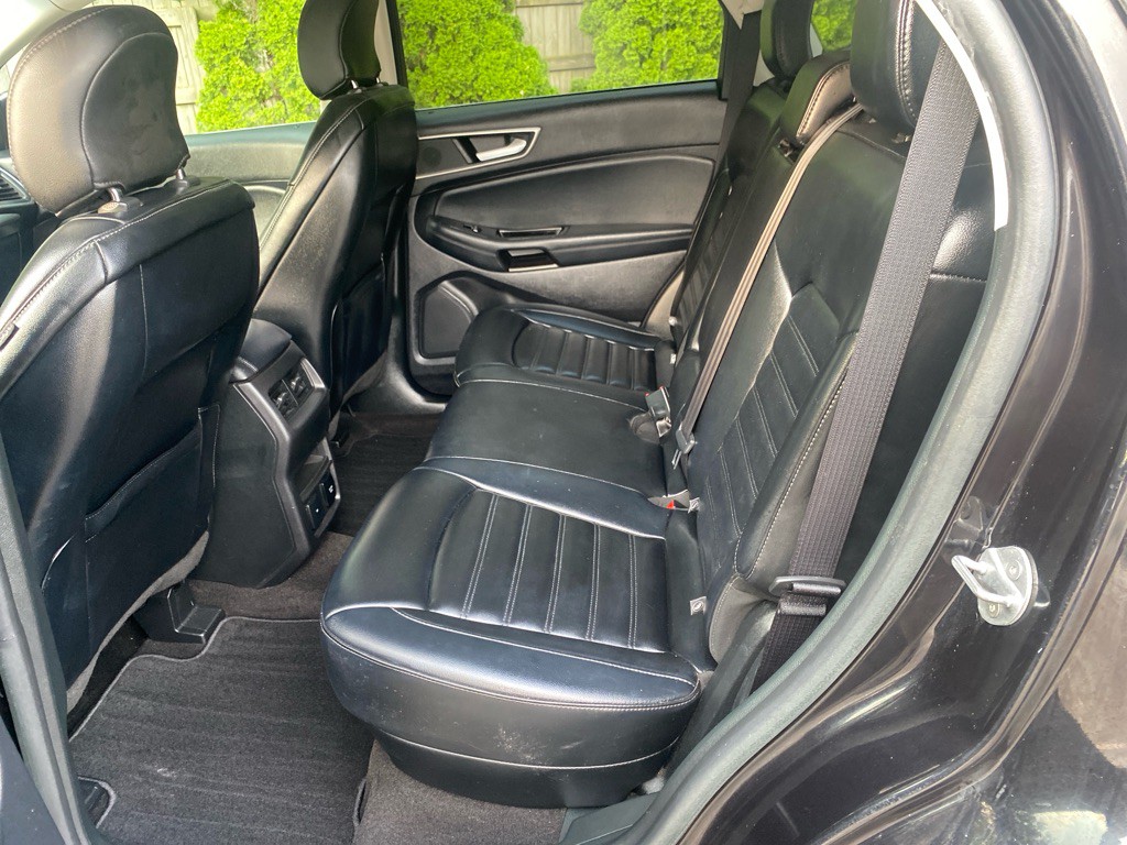 2019 Ford Edge Image 18