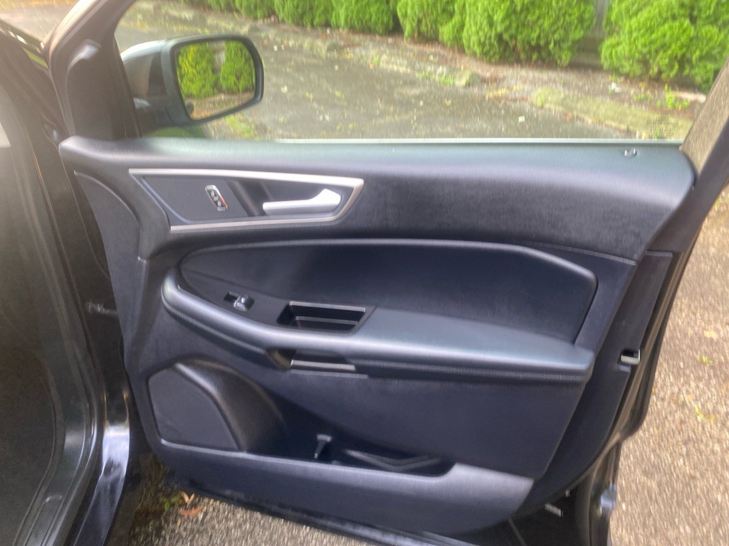 2019 Ford Edge Image 24