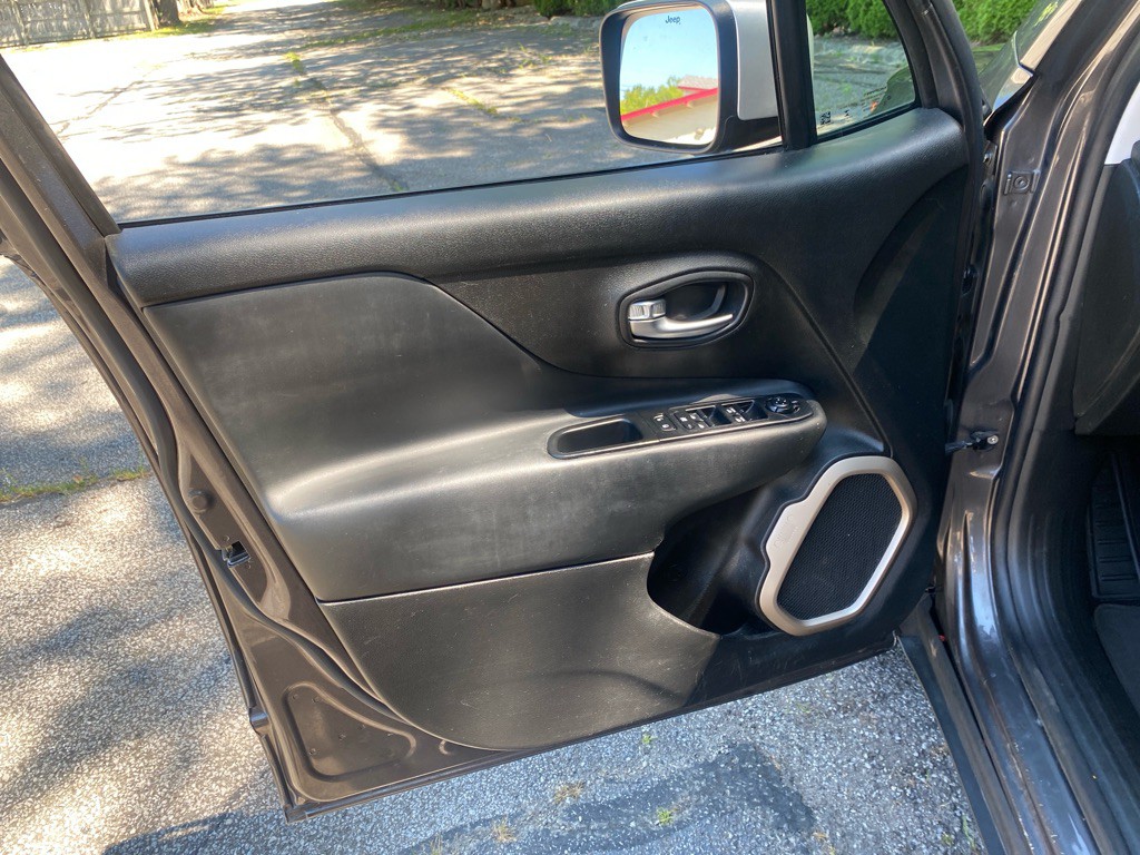 2017 Jeep Renegade Image 10