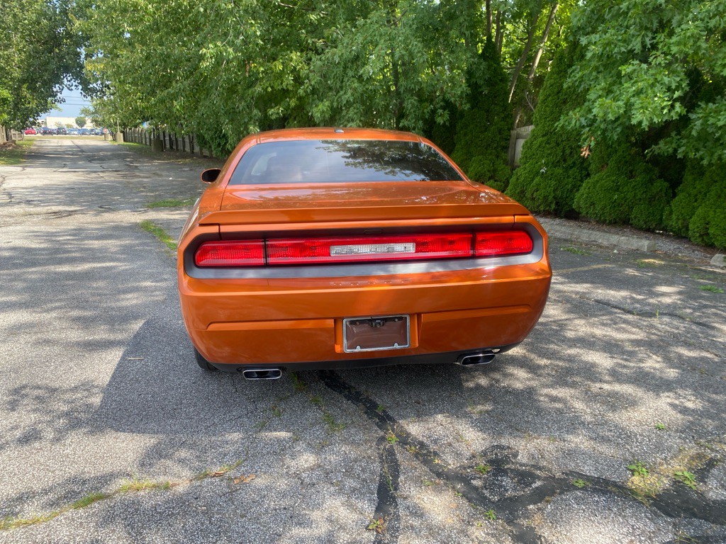 2011 Dodge Challenger Image 4