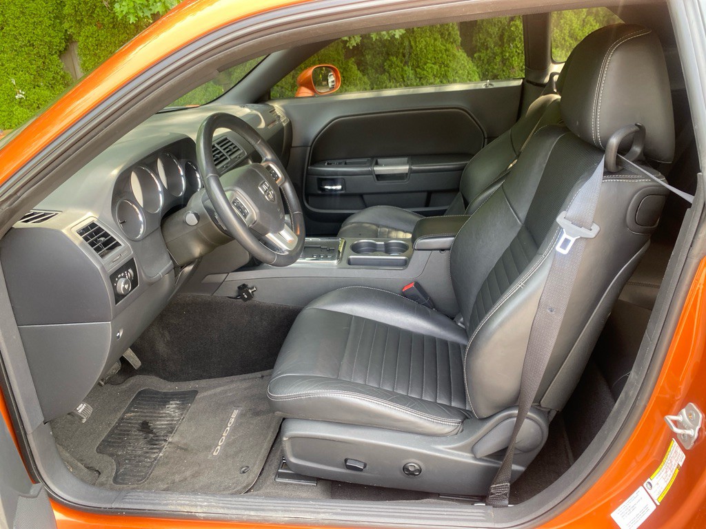 2011 Dodge Challenger Image 9