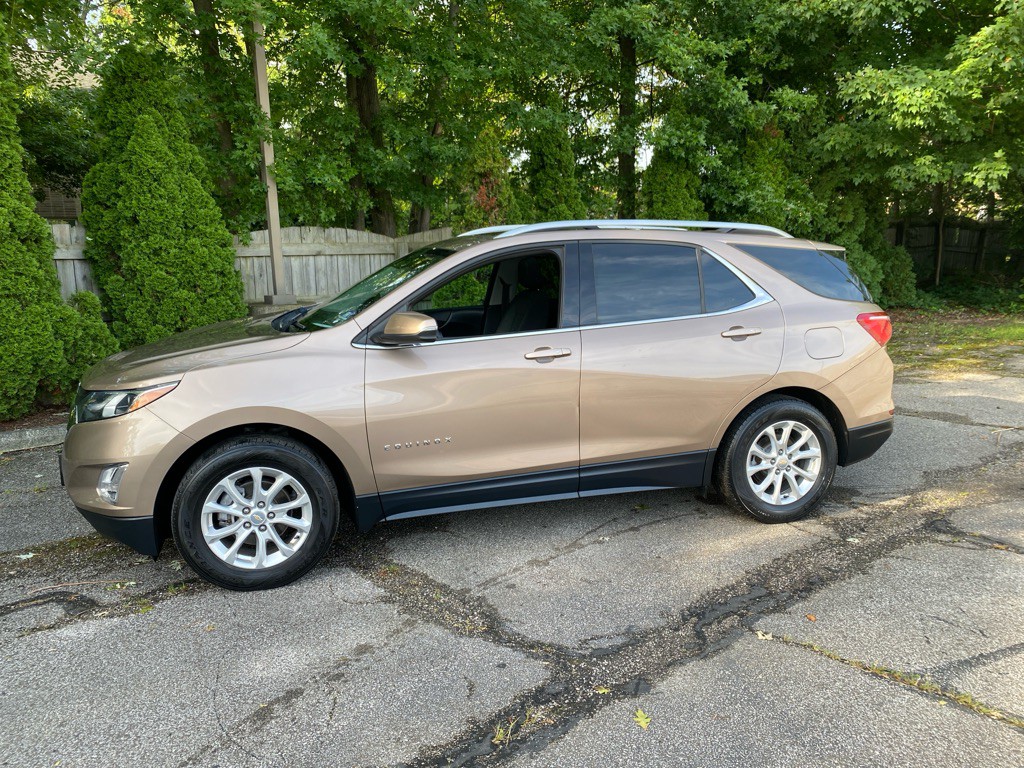 2018 Chevrolet Equinox Image 2