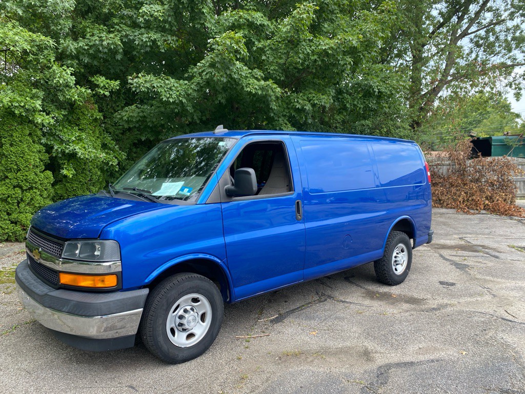 2018 Chevrolet Express Image 1