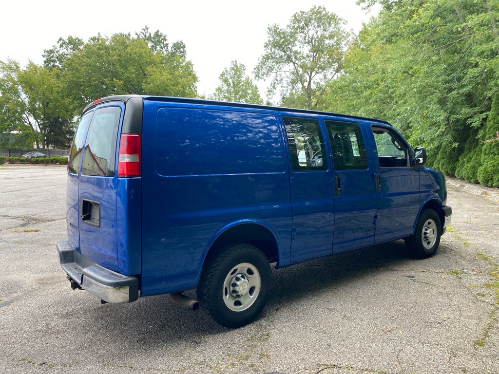 2018 Chevrolet Express Image 5