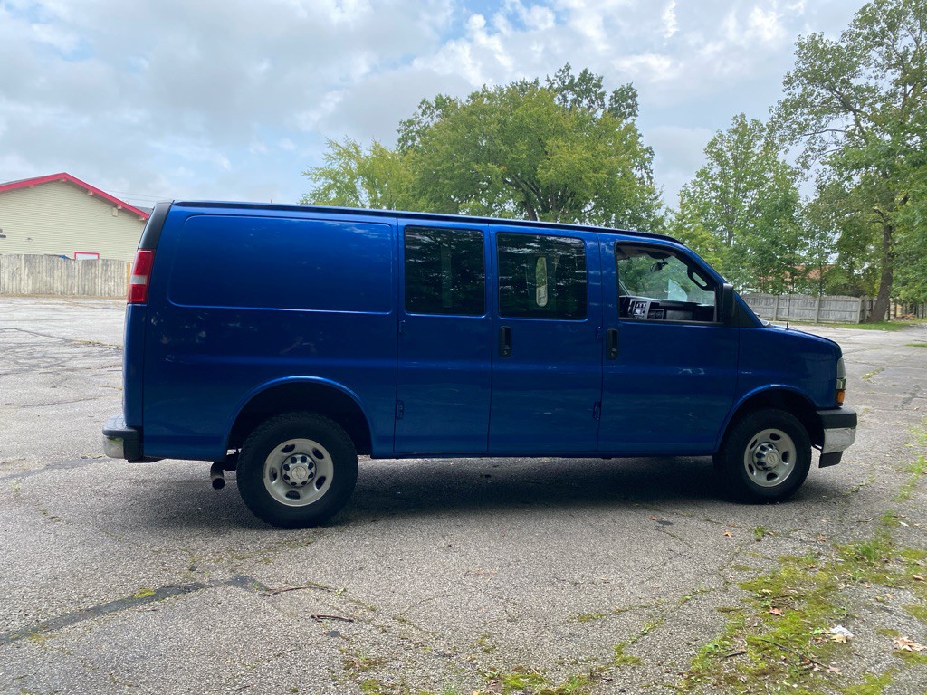 2018 Chevrolet Express Image 6