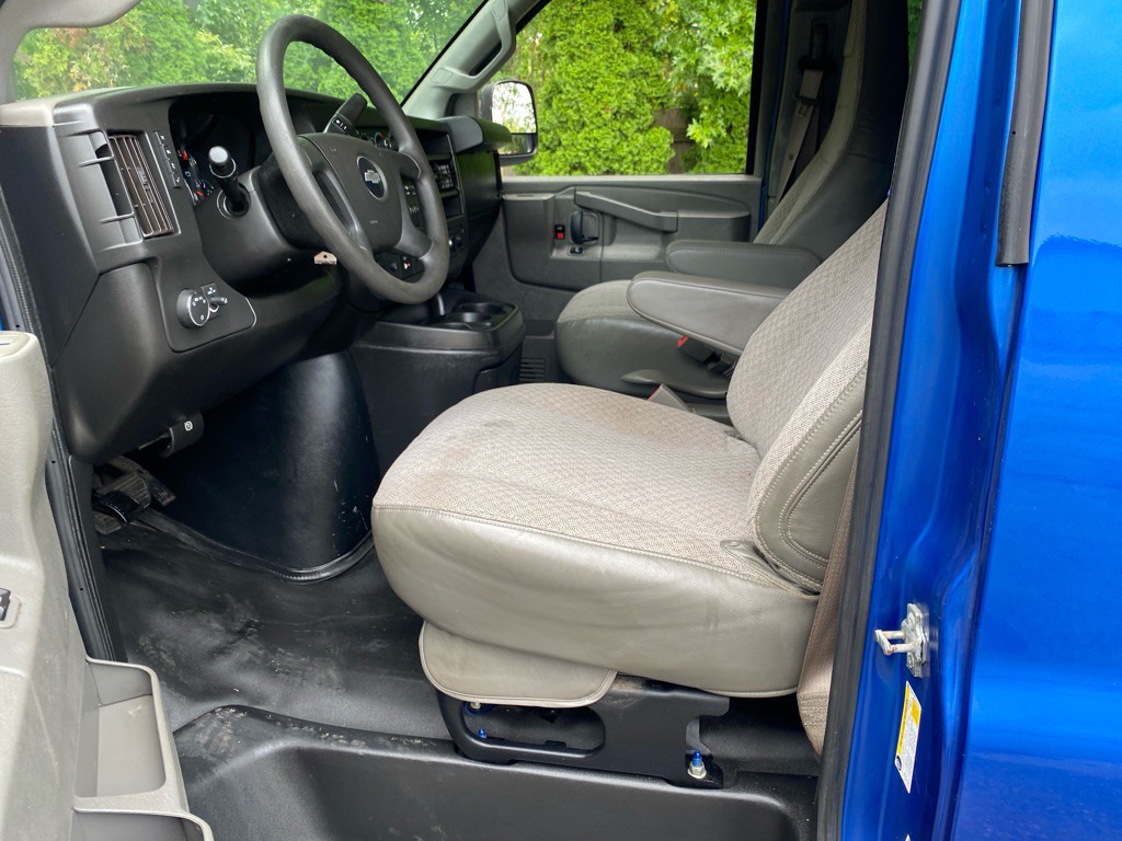 2018 Chevrolet Express Image 9