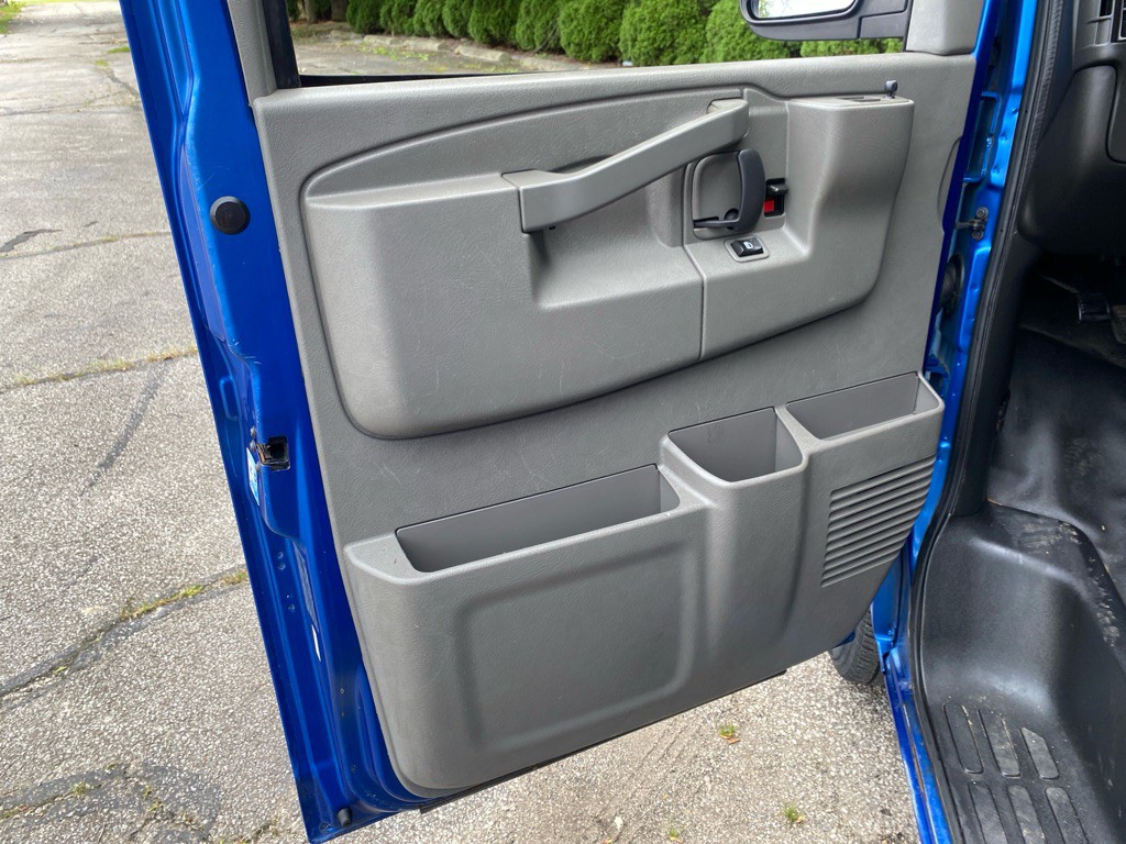 2018 Chevrolet Express Image 10