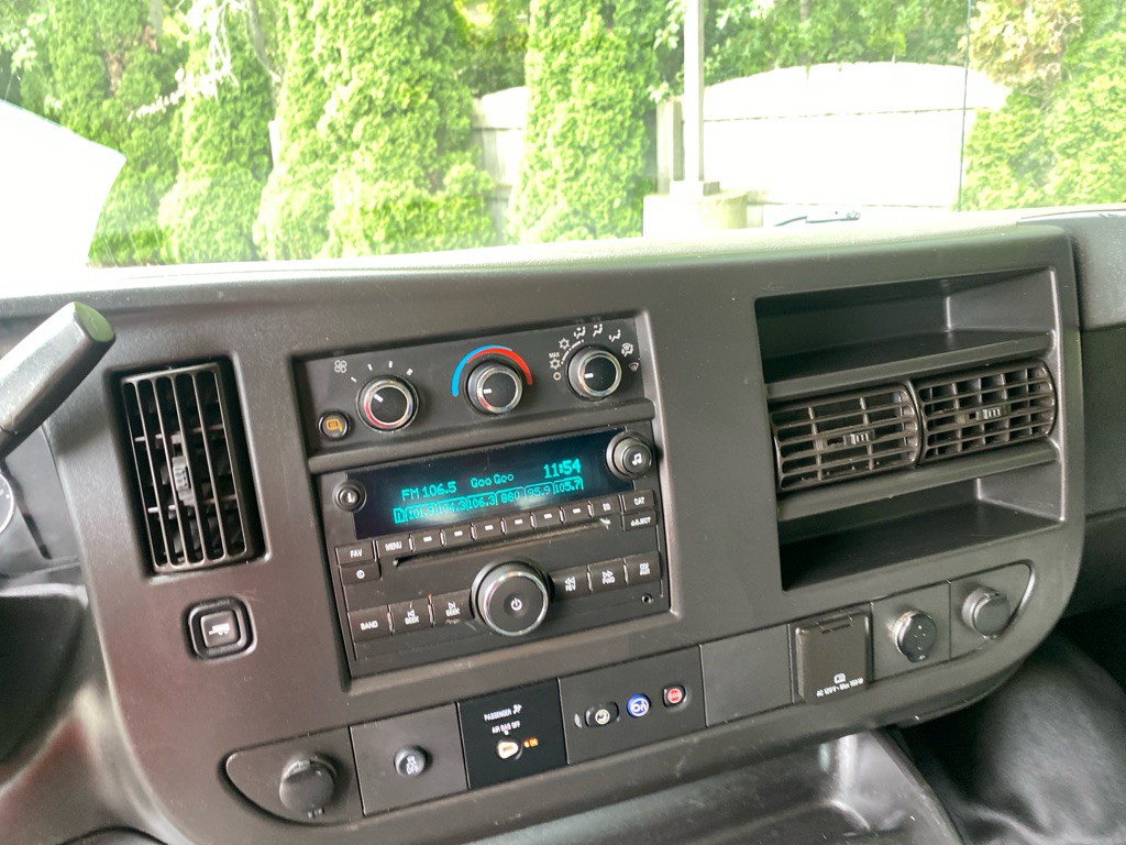 2018 Chevrolet Express Image 13