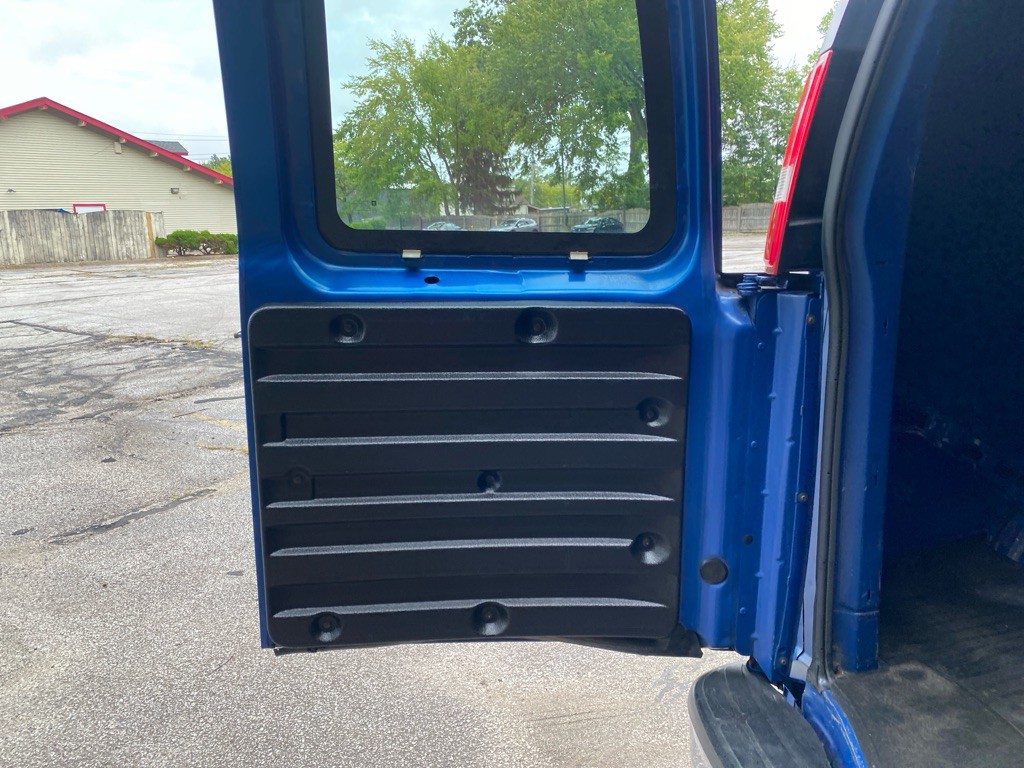 2018 Chevrolet Express Image 17