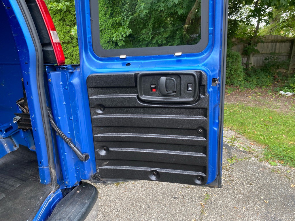 2018 Chevrolet Express Image 18