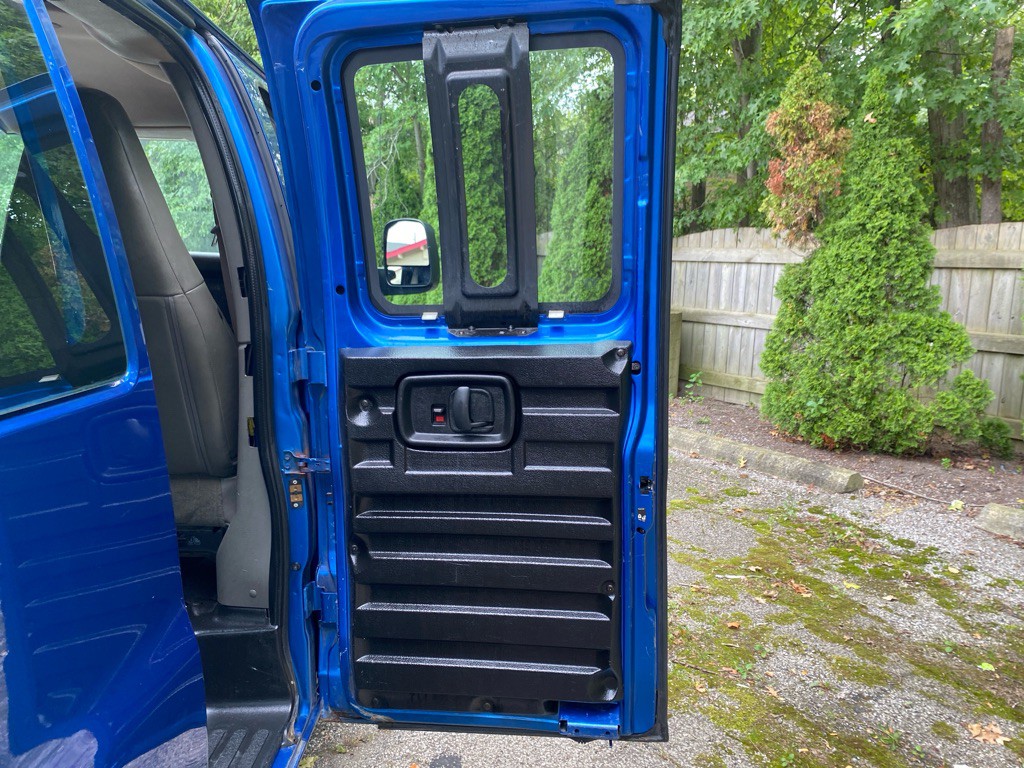 2018 Chevrolet Express Image 21