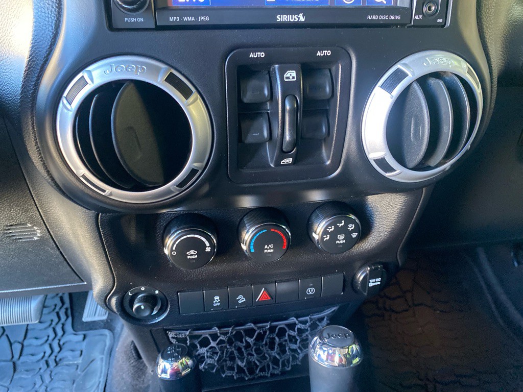 2014 Jeep Wrangler Unlimited Image 15