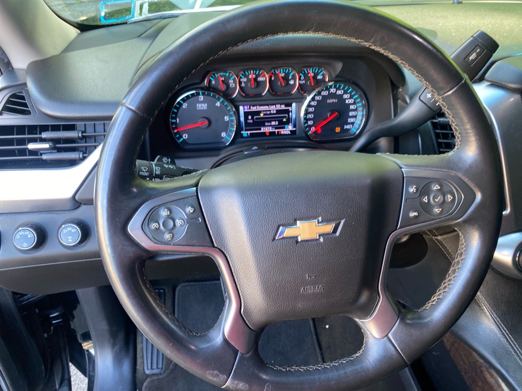 2017 Chevrolet Suburban Image 12