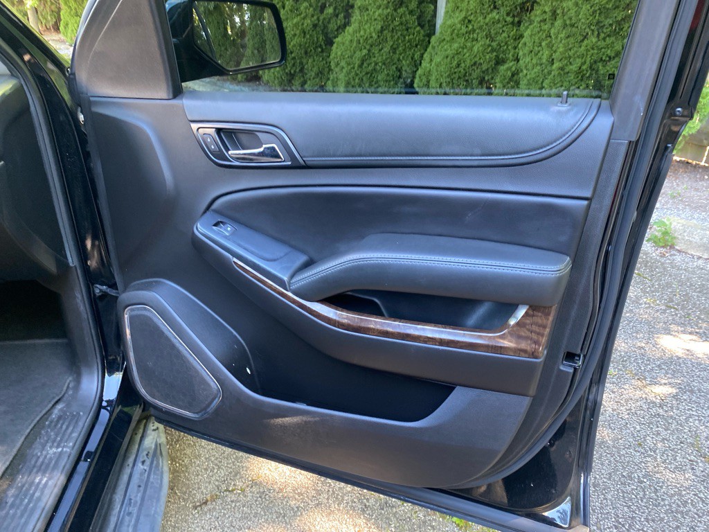2017 Chevrolet Suburban Image 25