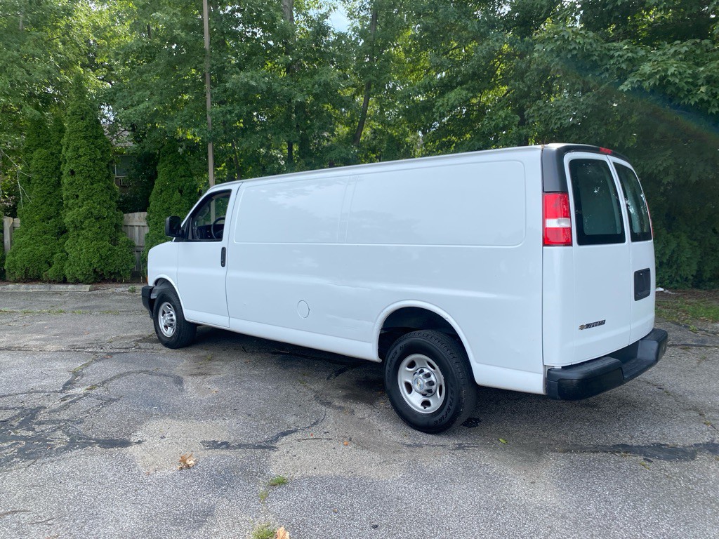 2021 Chevrolet Express Image 3