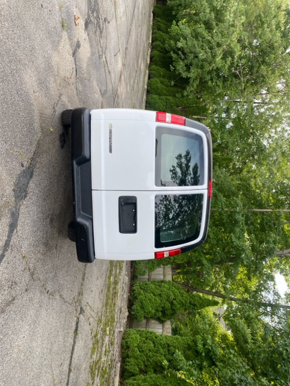 2021 Chevrolet Express Image 4