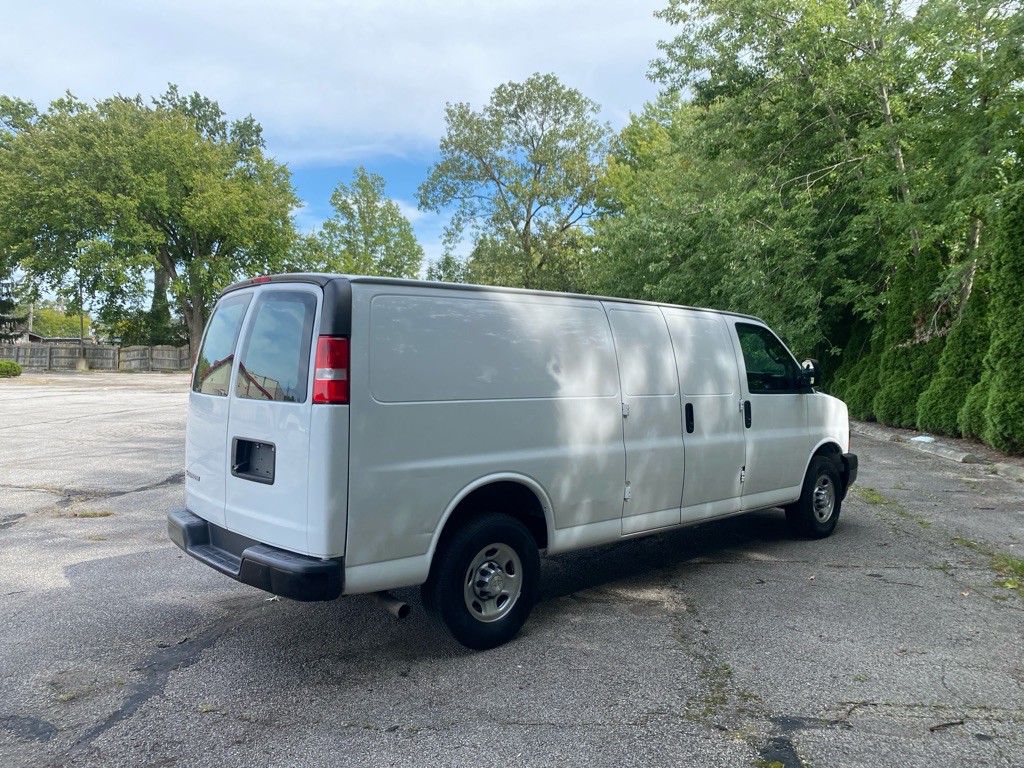 2021 Chevrolet Express Image 5