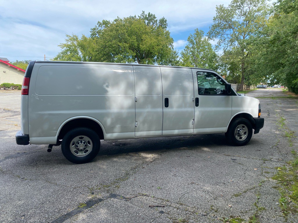 2021 Chevrolet Express Image 6