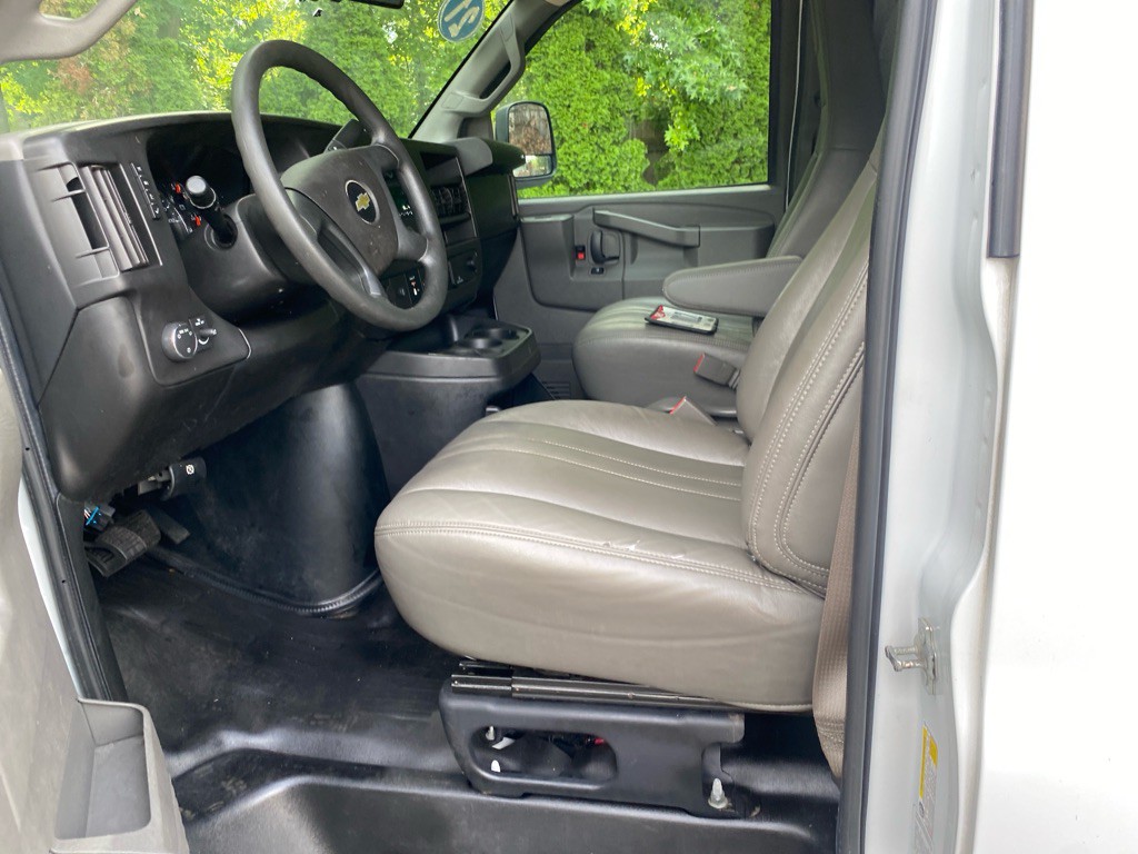 2021 Chevrolet Express Image 9