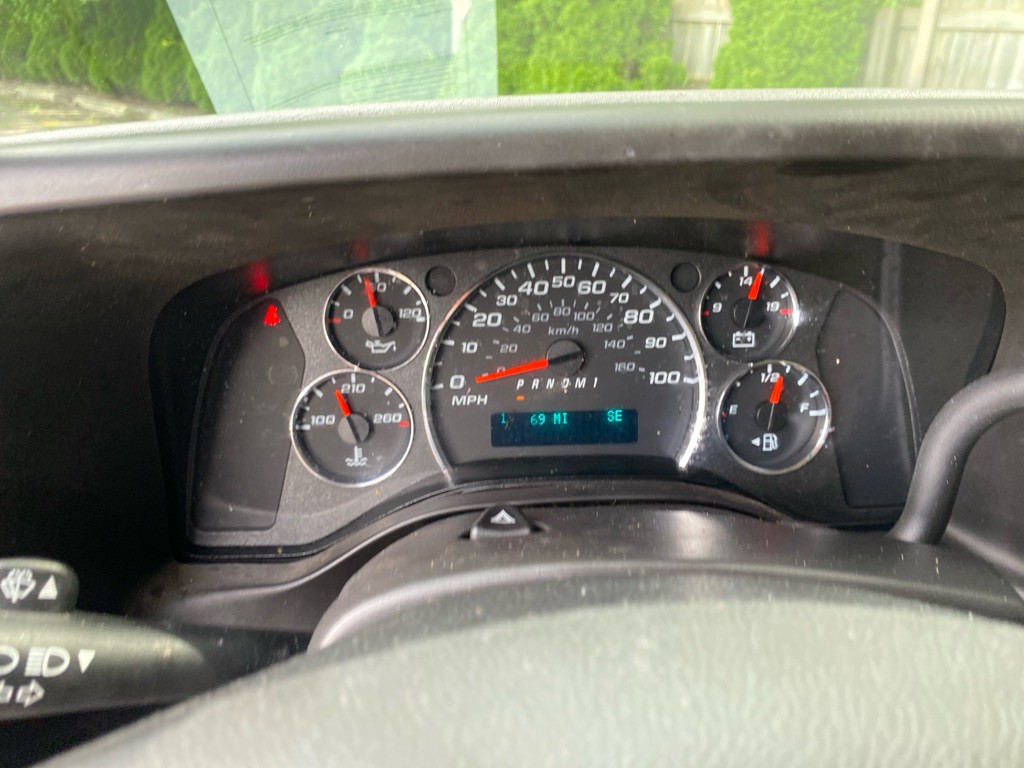 2021 Chevrolet Express Image 12
