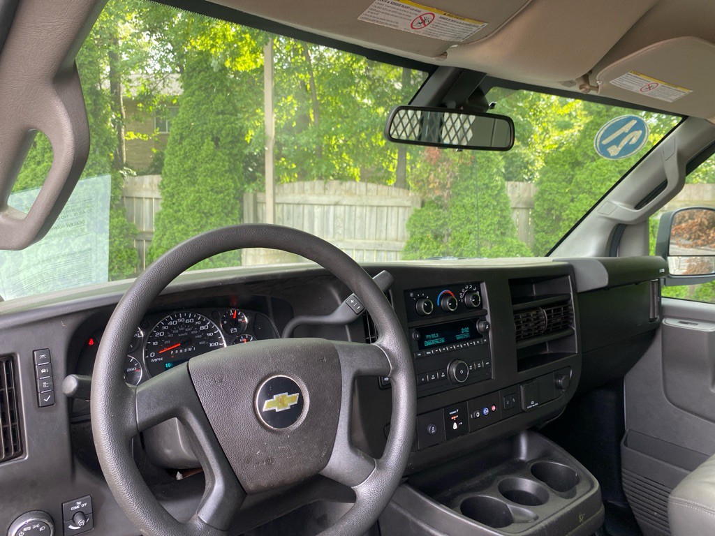 2021 Chevrolet Express Image 15