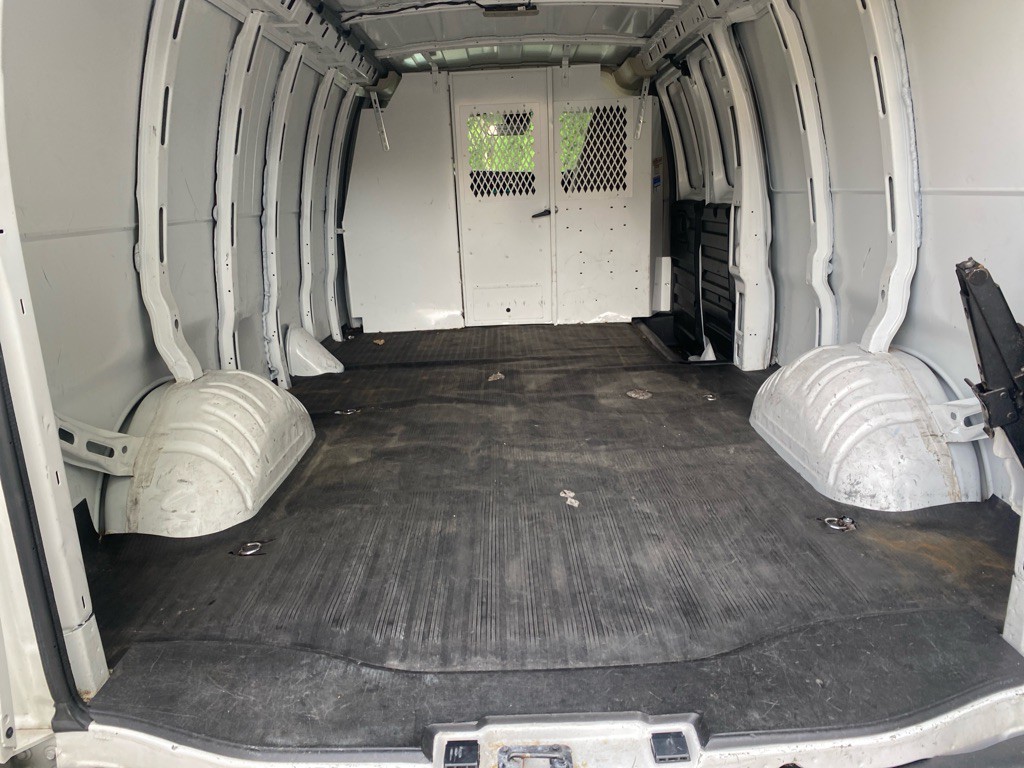 2021 Chevrolet Express Image 16