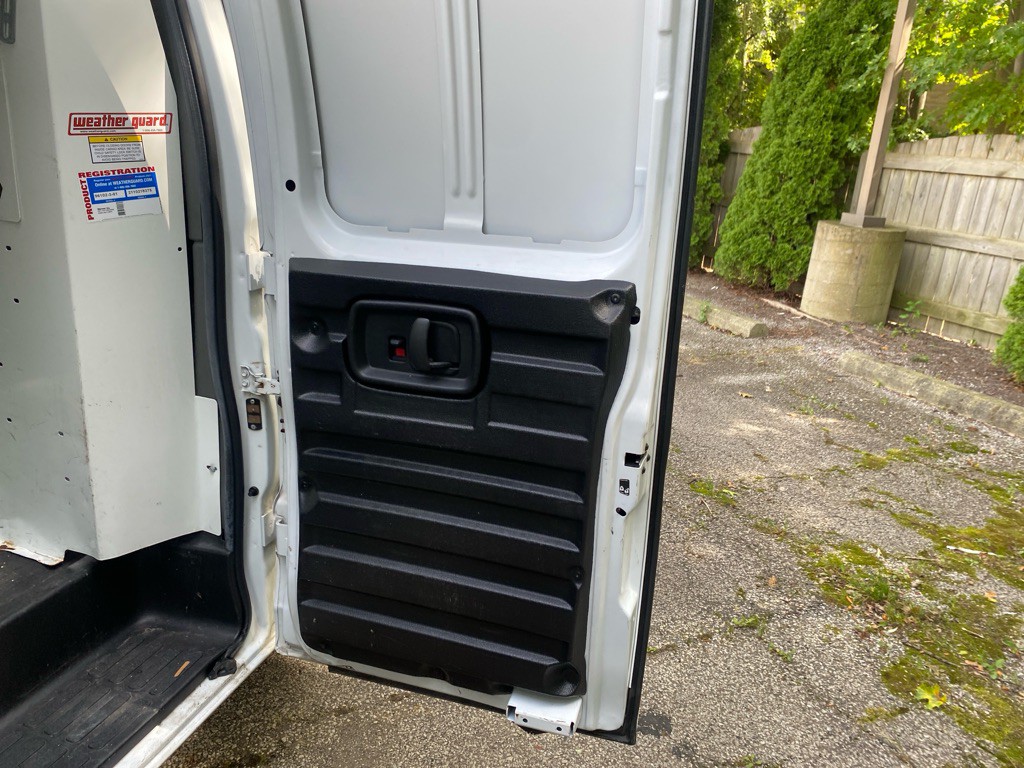 2021 Chevrolet Express Image 20