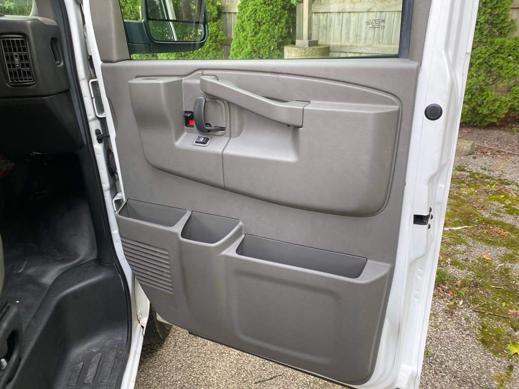 2021 Chevrolet Express Image 23