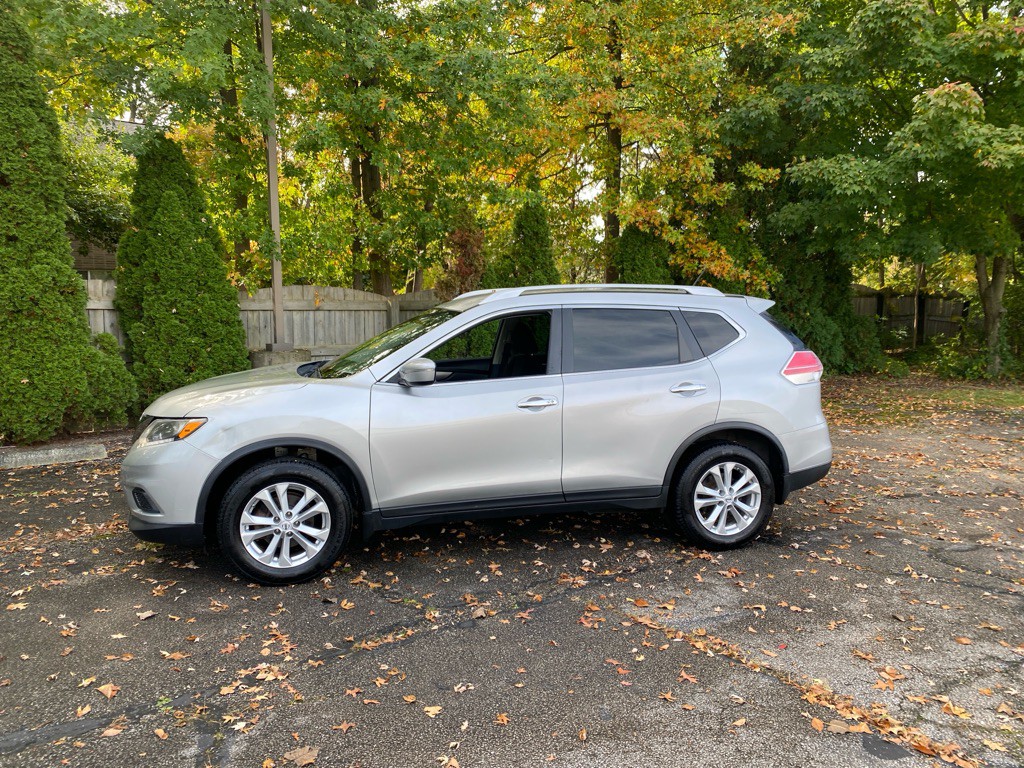2015 Nissan Rogue Image 2