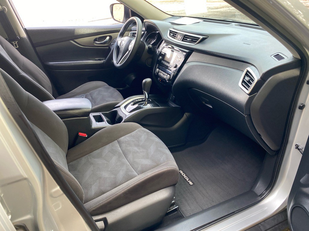 2015 Nissan Rogue Image 24