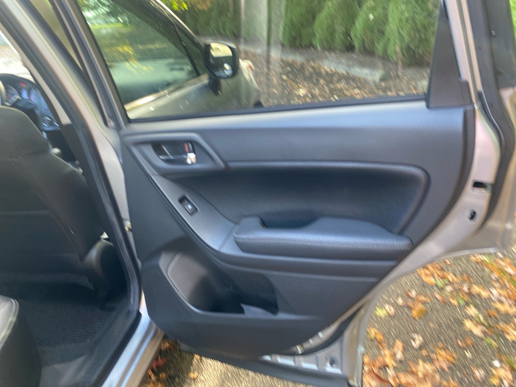 2014 Subaru Forester Image 24