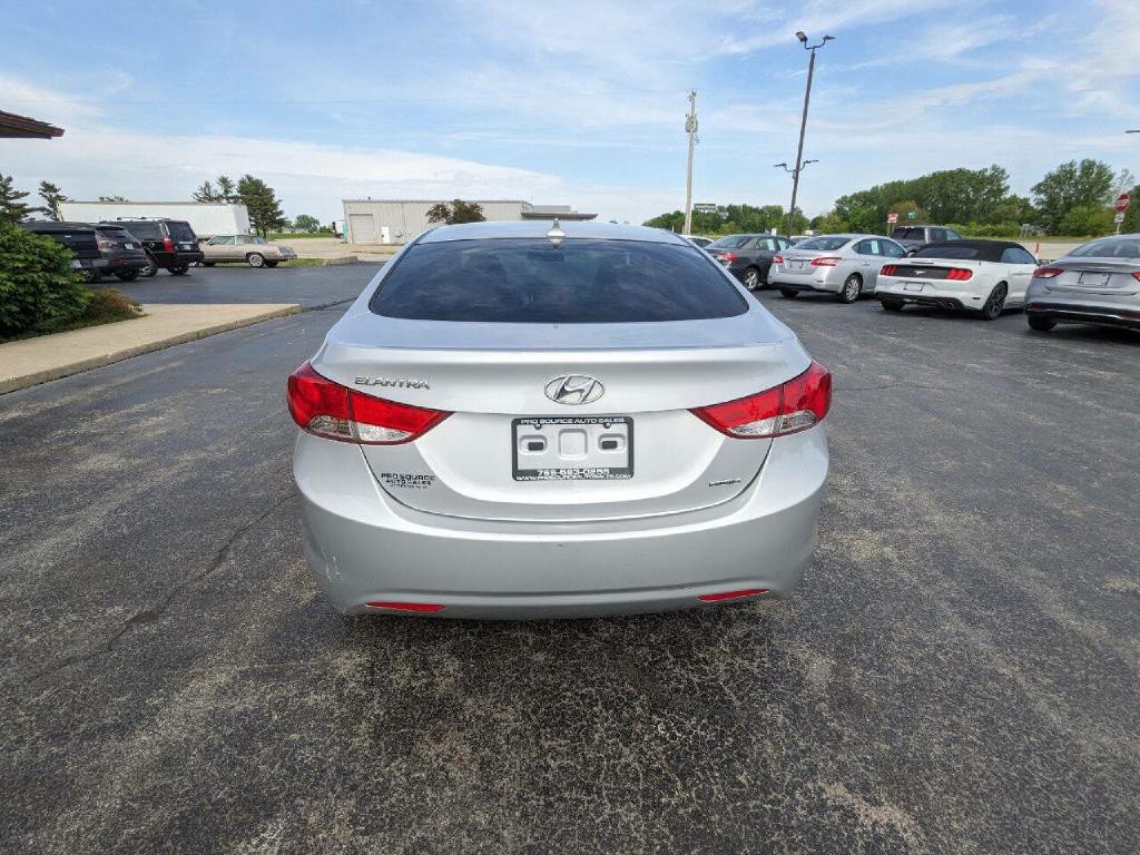 2011 Hyundai Elantra Image 7