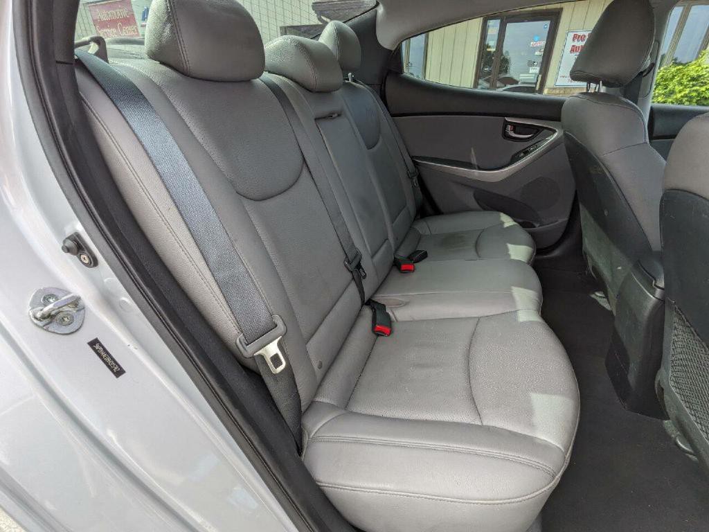 2011 Hyundai Elantra Image 12