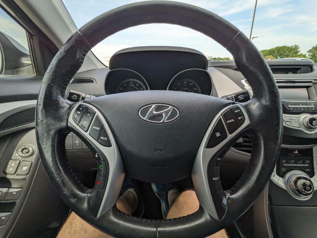 2011 Hyundai Elantra Image 14