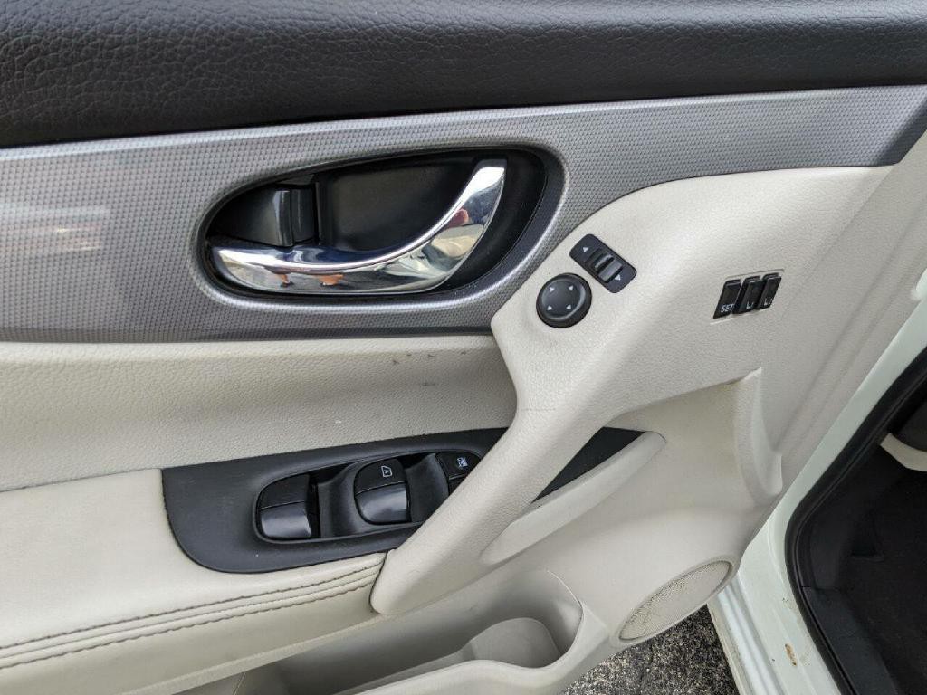 2020 Nissan Rogue Image 9