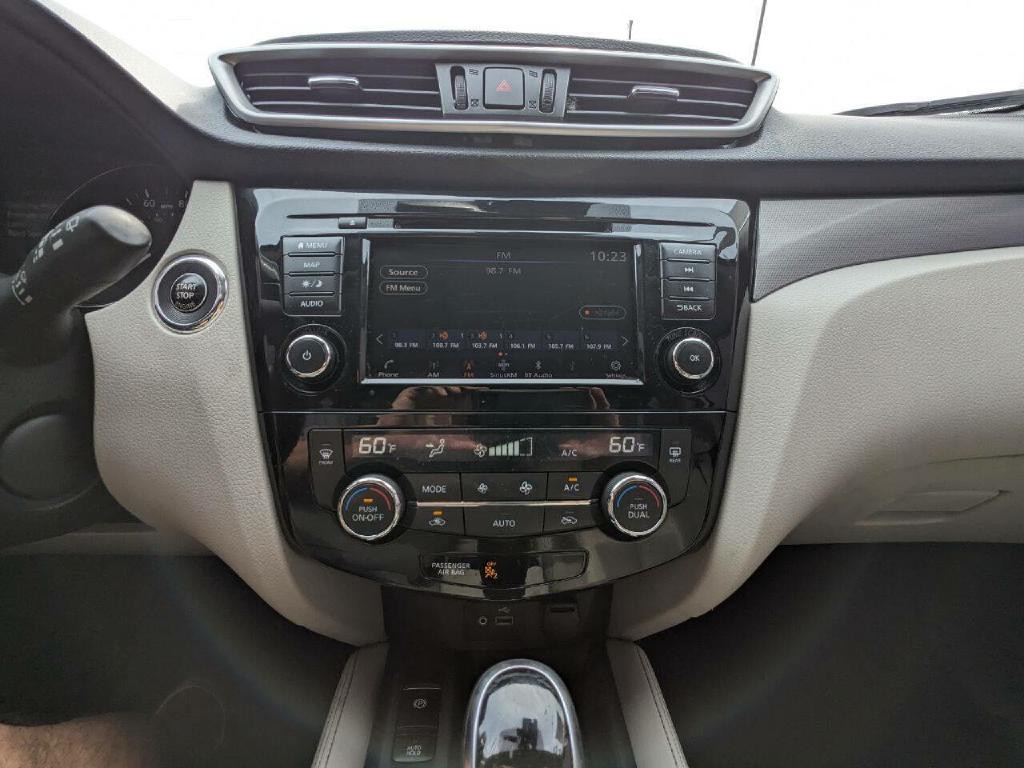 2020 Nissan Rogue Image 17