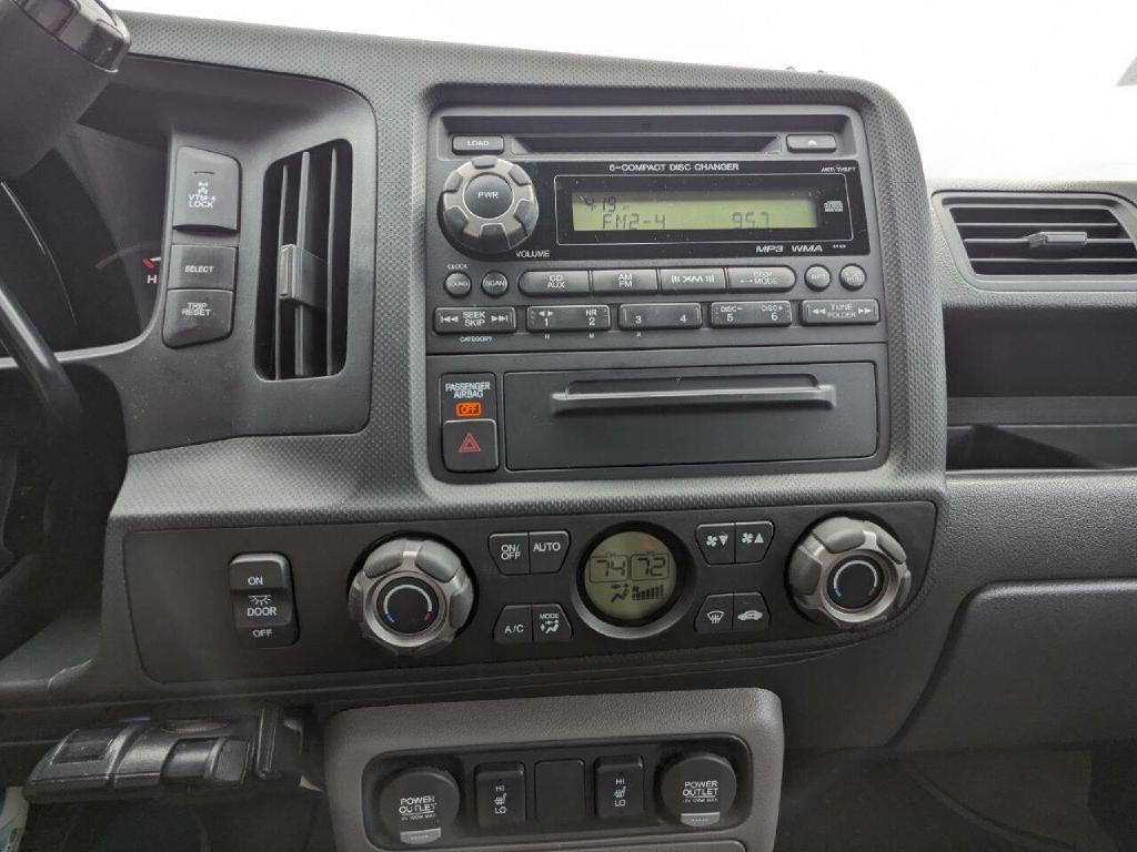 2013 Honda Ridgeline Image 17
