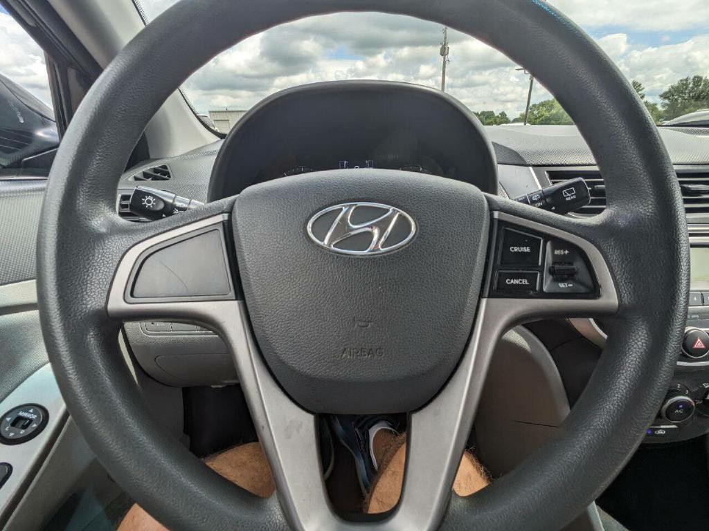 2017 Hyundai Accent Image 15